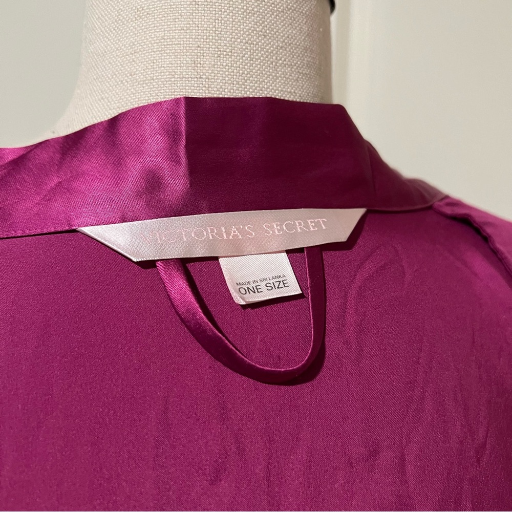 Victoria's Secret Plum Robe - Picture 4 of 4